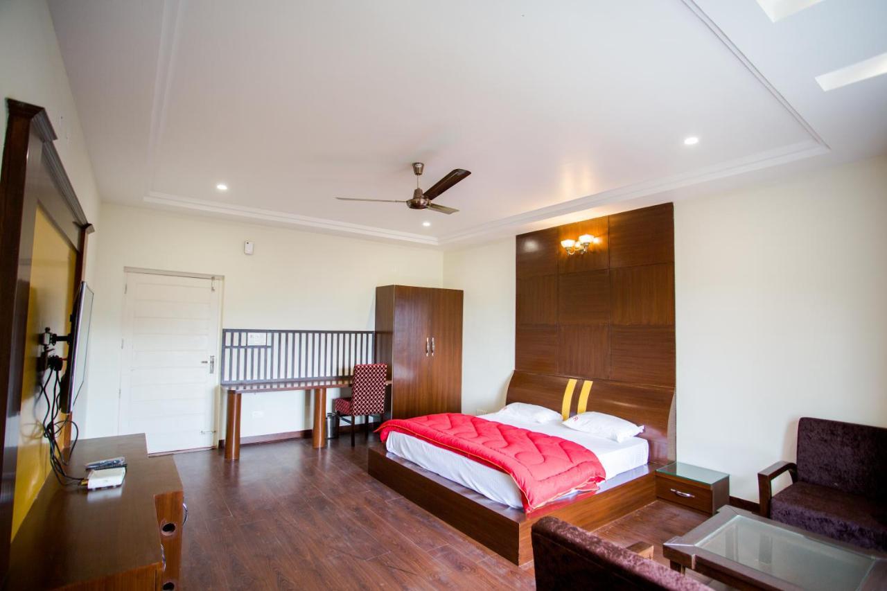 Tehri Club And Resort Chamba  Luaran gambar